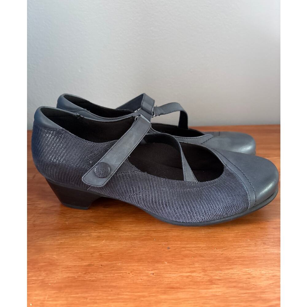 Aravon Women's Portia Mary Jane Heels Size 10 EE Navy Blue Comfort Shoes